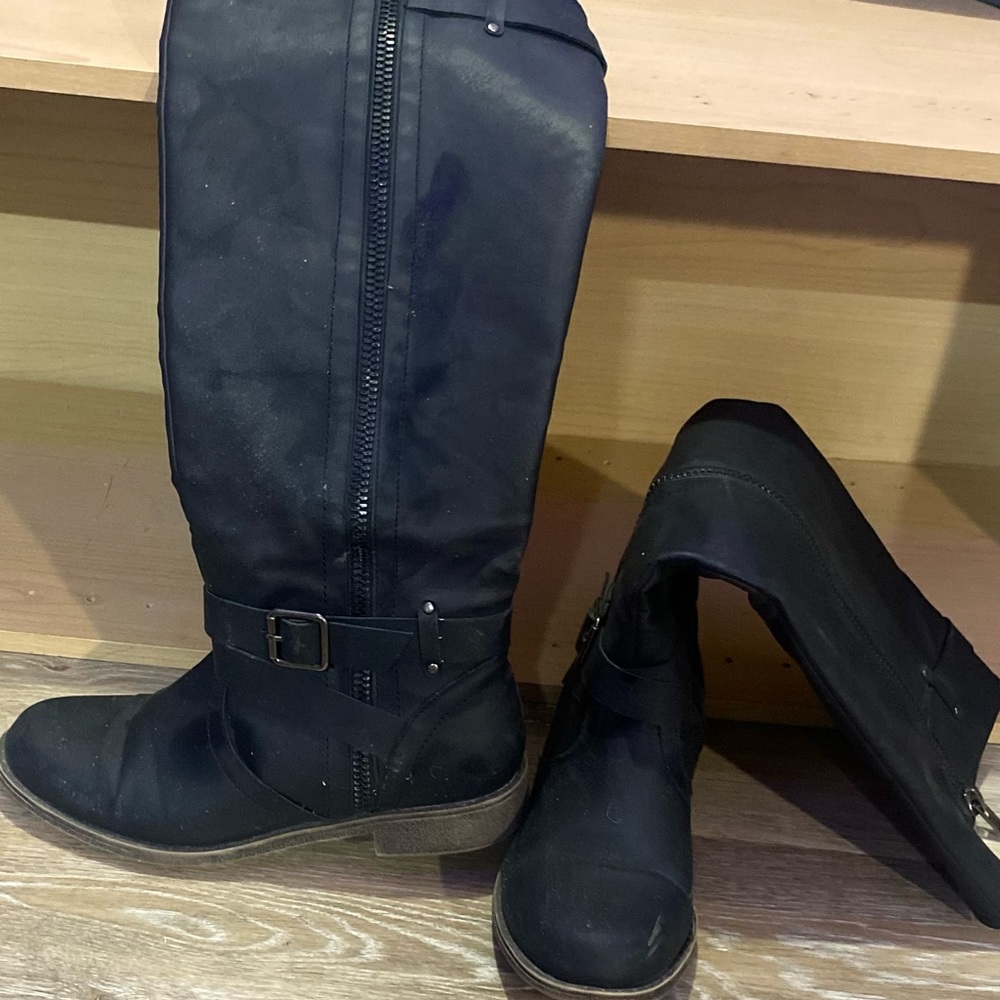 To the knee boots